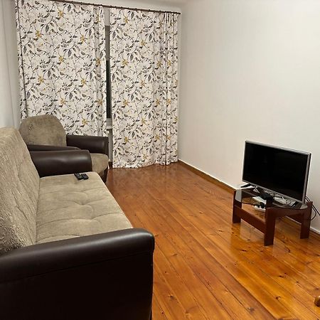 Cosy flat in the city center Apartment บิชเคก ภายนอก รูปภาพ