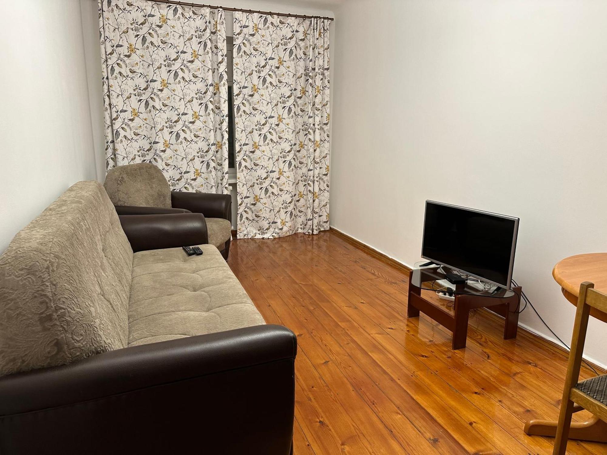 Cosy flat in the city center Apartment บิชเคก ภายนอก รูปภาพ